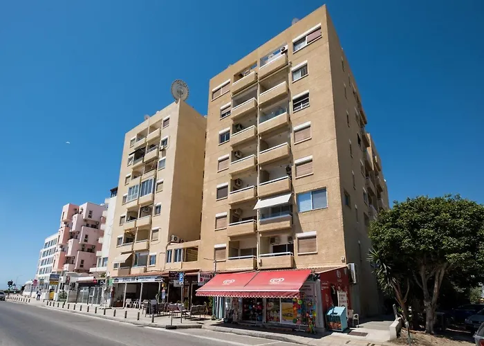 Apollon Sea View Beachfront Ap 302 Larnaca