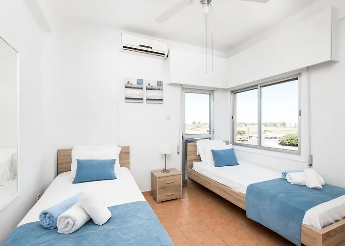 Apollon Sea View Beachfront Ap 302 * Larnaca